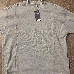 Reebok Crewneck Grey Size M but fits like L
